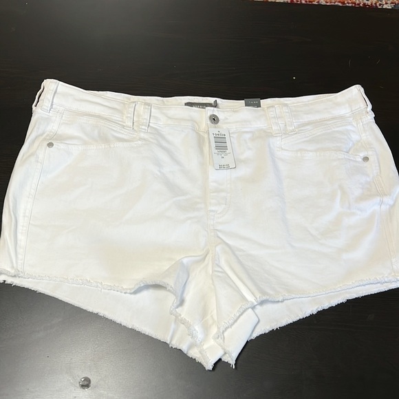 Torrid white cut off shorts - Picture 4 of 5